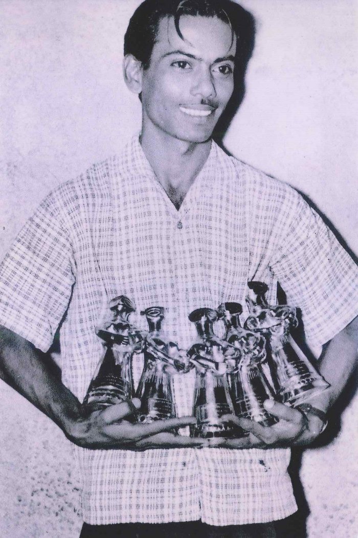 জহির রায়হান -ঔপন্যাসিক, কাহিনীকার, চিত্রনাট্য রচয়িতা, Stay Curioussis