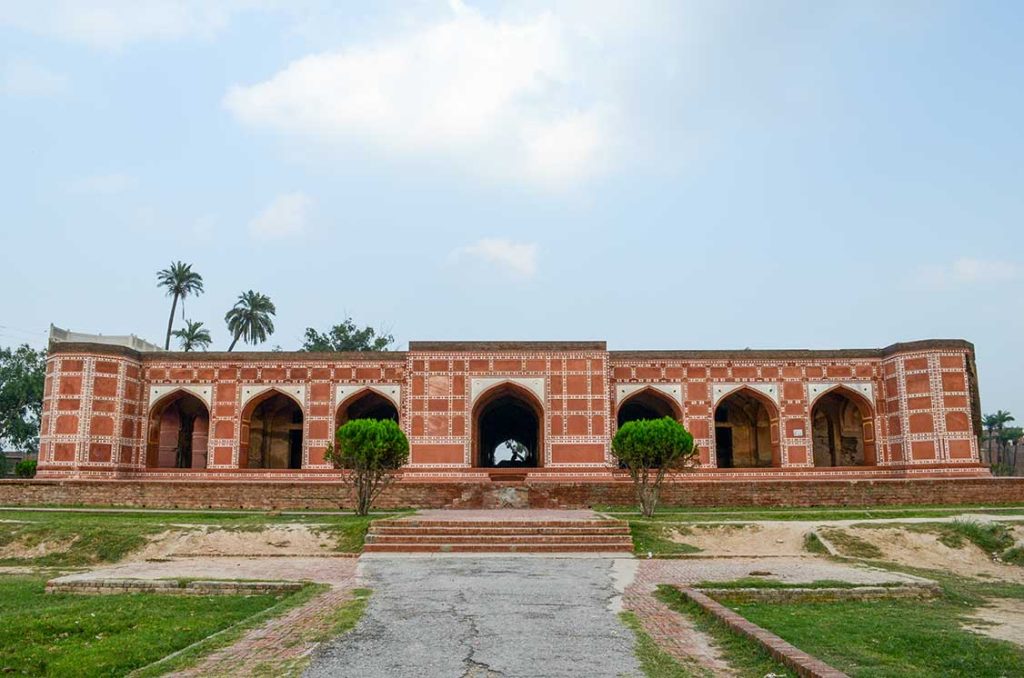 Tomb Of Nur Jahan 1 1024x678, Stay Curioussis