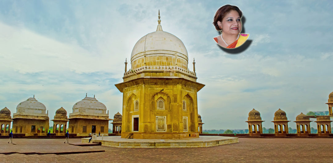 চাতালহইউকের প্রত্নতাত্ত্বিক খননস্থলে কাজরত গবেষক ও প্রাচীন স্থাপত্যের অবশিষ্টাংশ